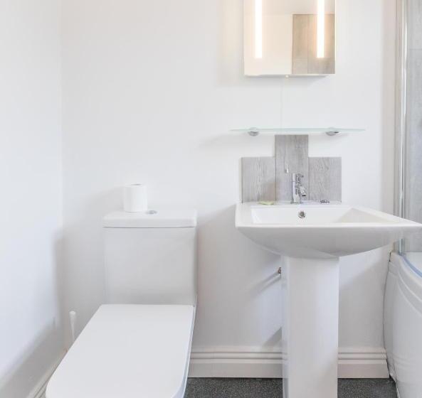 غرفة ديلوكس عائلية, The Wootons Inn