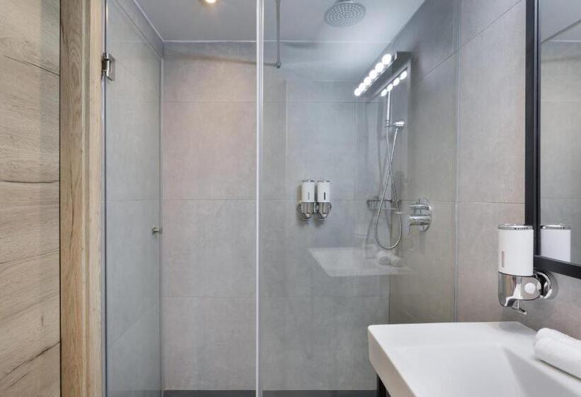 اتاق خانوادگی, Azur Hotel By St Hotels