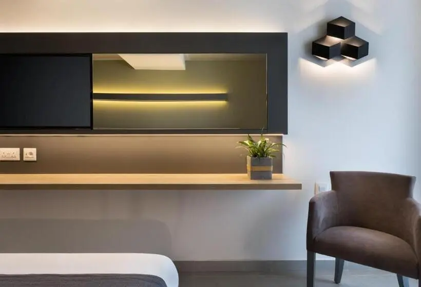 اتاق خانوادگی, Azur Hotel By St Hotels