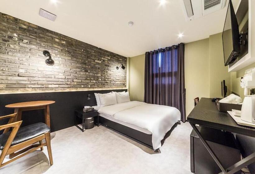 Quarto Estandar, Plum