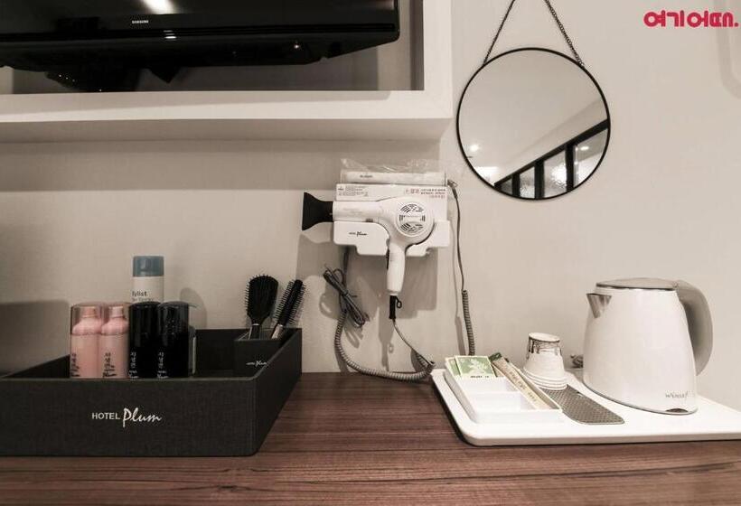 Quarto Estandar, Plum