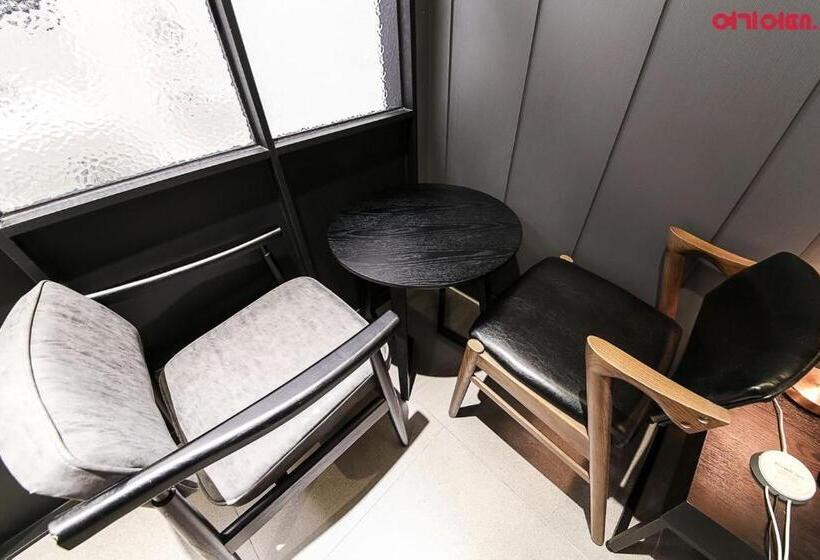 Quarto Estandar, Plum