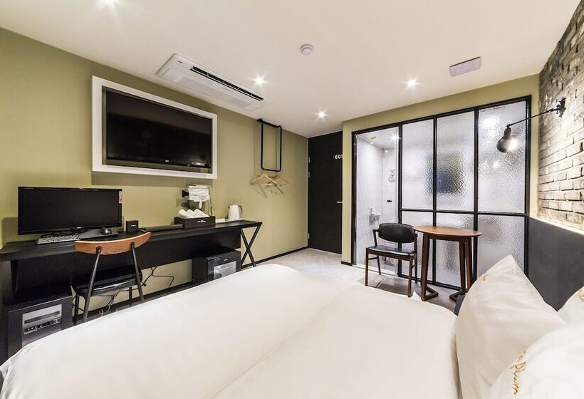 Quarto Estandar, Plum