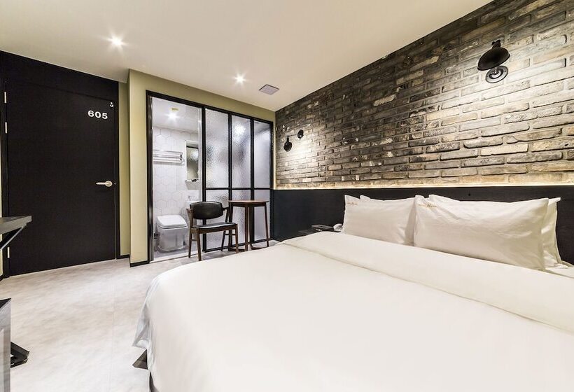 Quarto Estandar, Plum