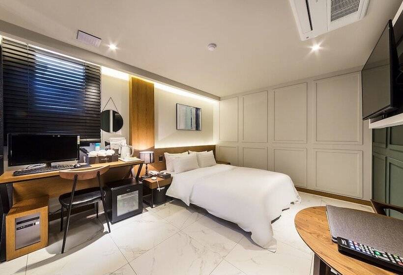 Quarto Estandar, Plum