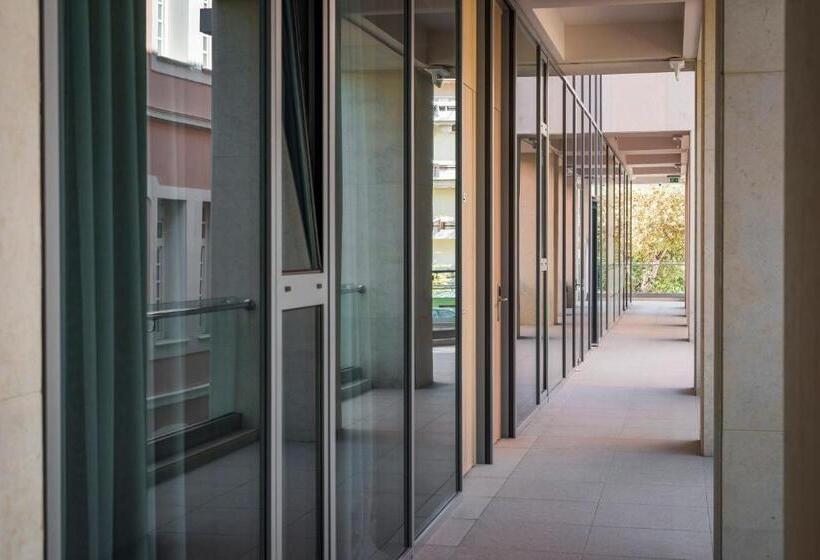 스위트, Trianon Luxury Apartments & Suites