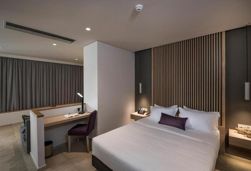 스위트, Trianon Luxury Apartments & Suites