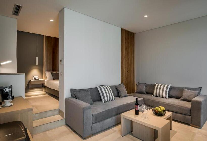 스위트, Trianon Luxury Apartments & Suites