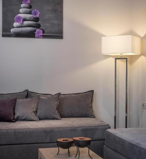 스위트, Trianon Luxury Apartments & Suites