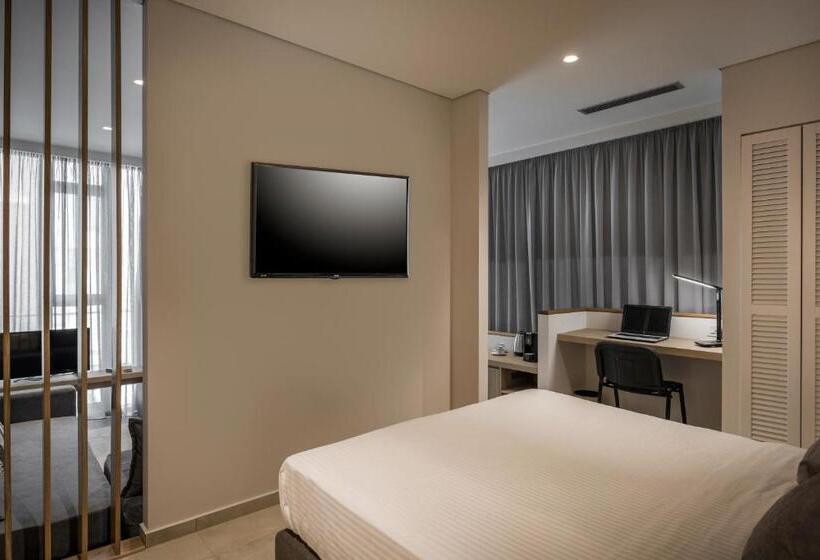 스위트, Trianon Luxury Apartments & Suites