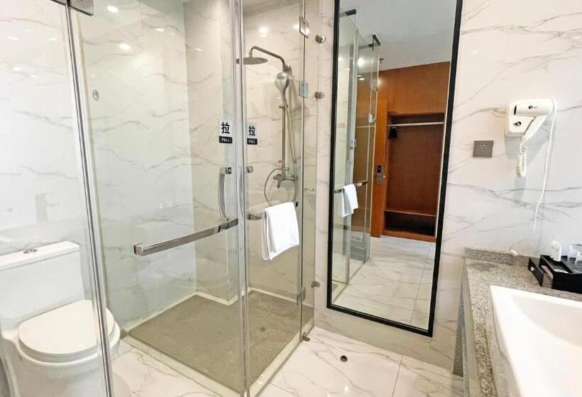 Standart Oda, Lin Yin Holiday Hotel(pudong Airport)