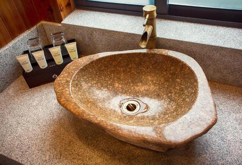 Standart Oda, Lin Yin Holiday Hotel(pudong Airport)