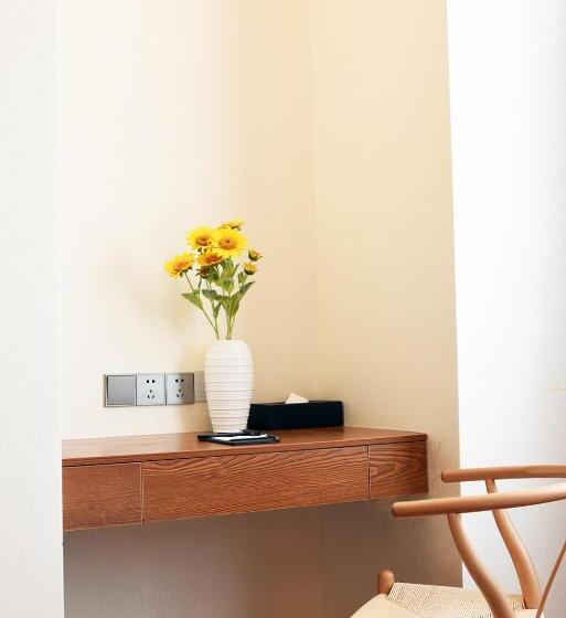 Standart Oda, Lin Yin Holiday Hotel(pudong Airport)