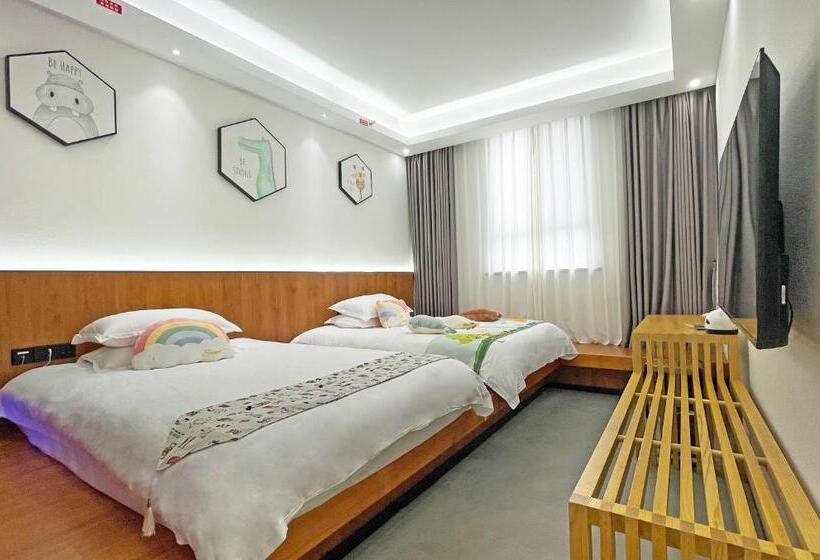 Standart Oda, Lin Yin Holiday Hotel(pudong Airport)