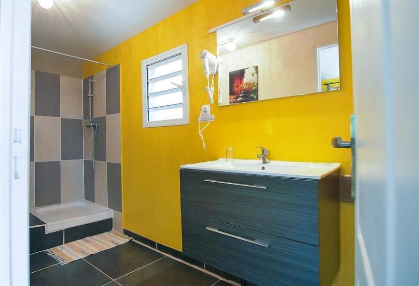 اتاق سوپریور, Coco Island