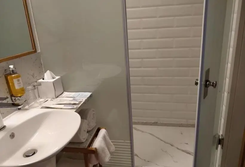 身障者適用スタンダードルーム, Holiday Inn Express Bengaluru Yeshwantpur, An Ihg
