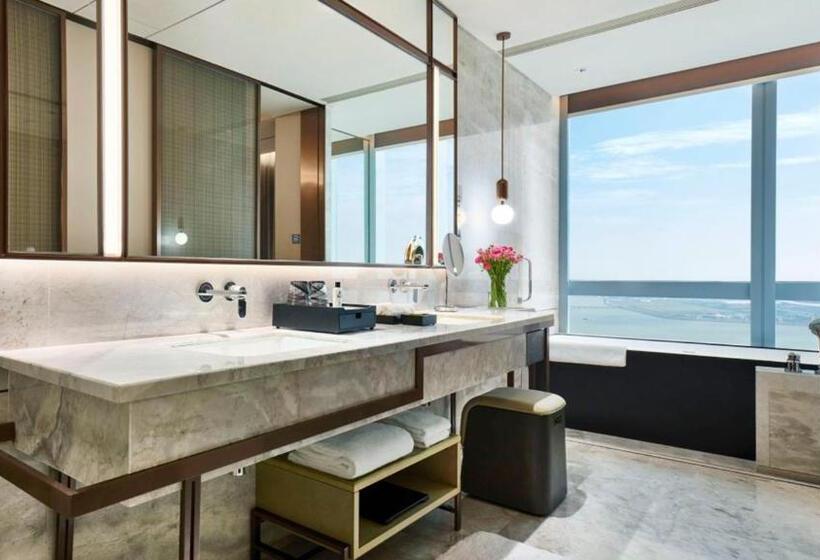 带大床的经典房间, Intercontinental Zhuhai, An Ihg