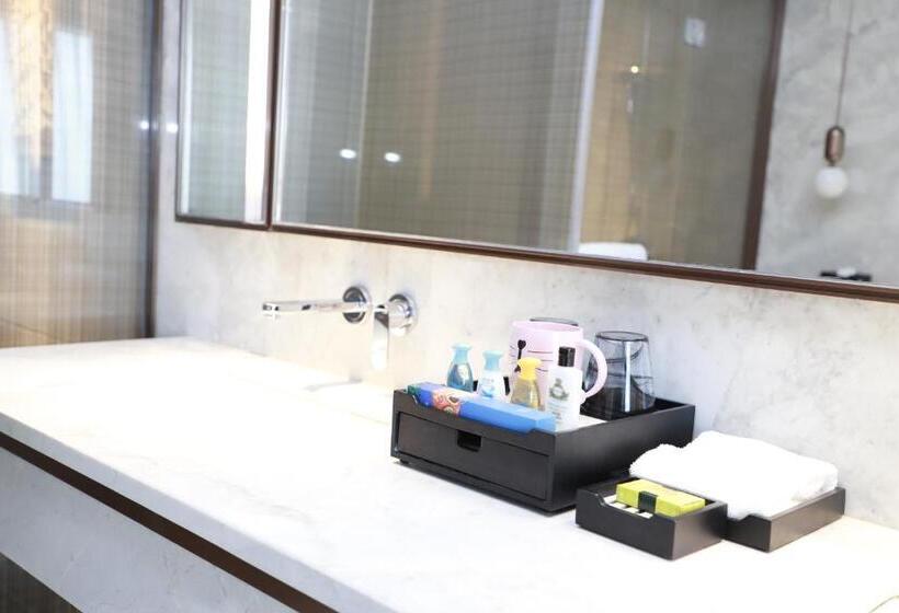 带大床的套房, Intercontinental Zhuhai, An Ihg