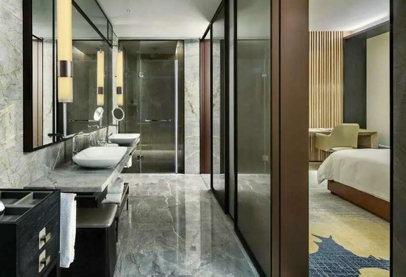 キングサイズベッドのクラシックルーム, Intercontinental Zhuhai, An Ihg