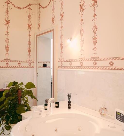 자쿠지 스위트, Villa Erre  Literary B&b
