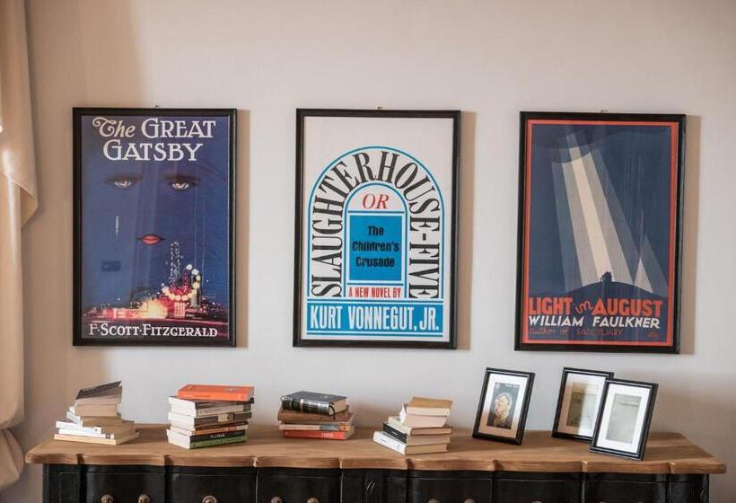 סוויטה עם ג'קוזי, Villa Erre  Literary B&b