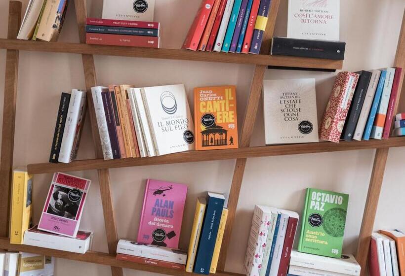 סוויטה עם ג'קוזי, Villa Erre  Literary B&b