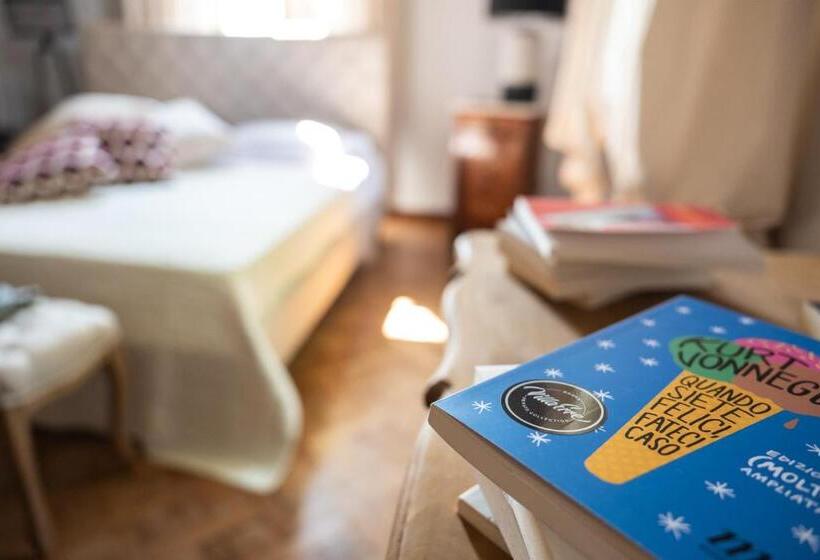 자쿠지 스위트, Villa Erre  Literary B&b