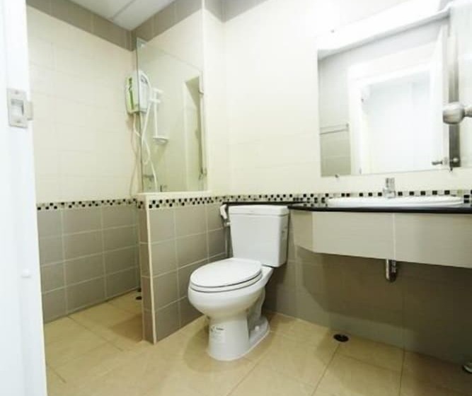 غرفة قياسية مزوَّدة بشُرفة, Central Place Serviced Apartment 1