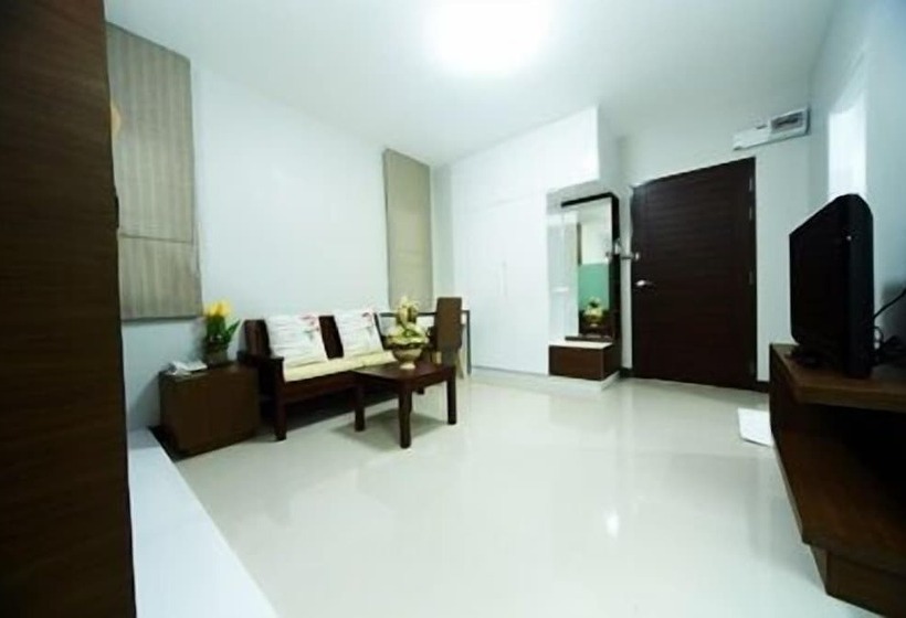 Люкс с Балконом, Central Place Serviced Apartment 1