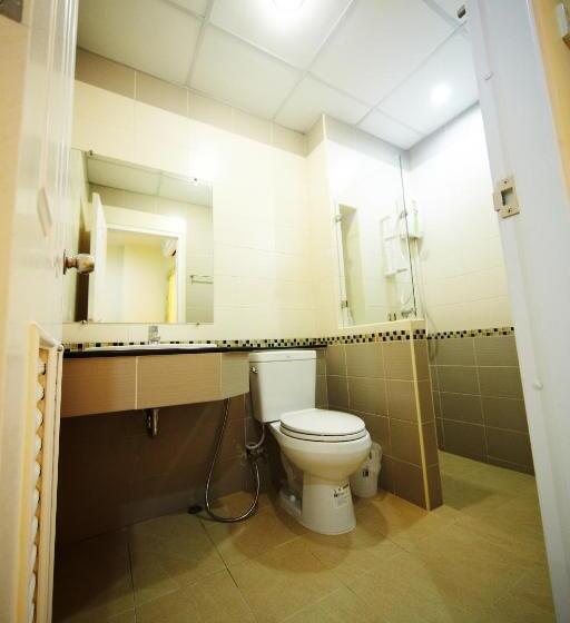 غرفة قياسية مزوَّدة بشُرفة, Central Place Serviced Apartment 1