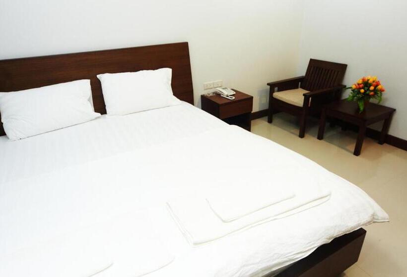 غرفة قياسية مزوَّدة بشُرفة, Central Place Serviced Apartment 1