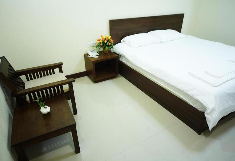 غرفة قياسية مزوَّدة بشُرفة, Central Place Serviced Apartment 1