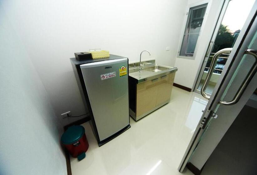 Люкс с Балконом, Central Place Serviced Apartment 1