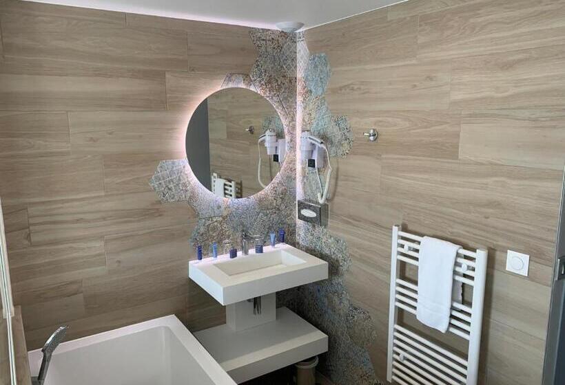 غرفة رومانسية مطلة على البحر, De France