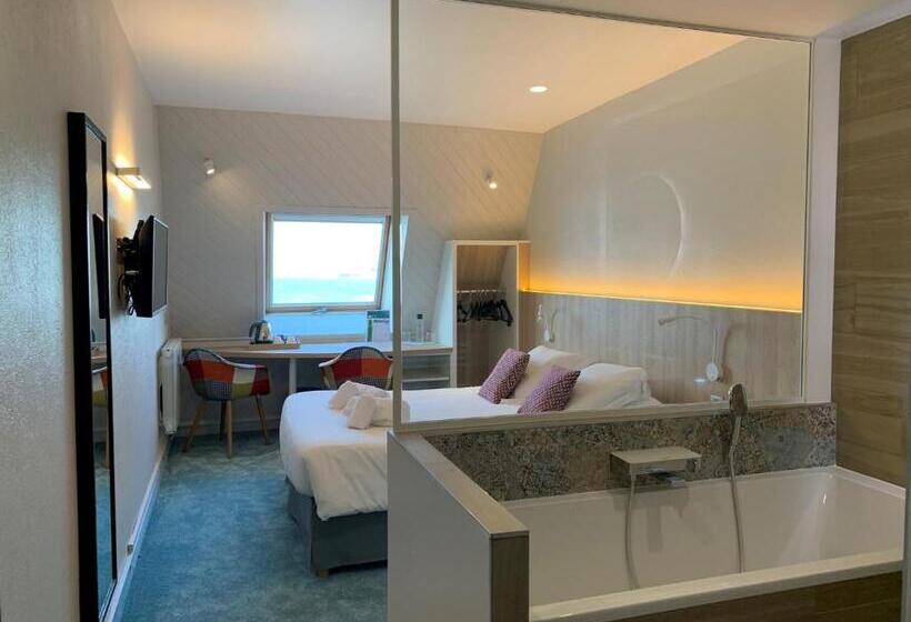 غرفة رومانسية مطلة على البحر, De France