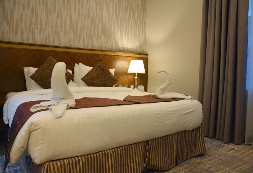 Quarto Estandar, Maden