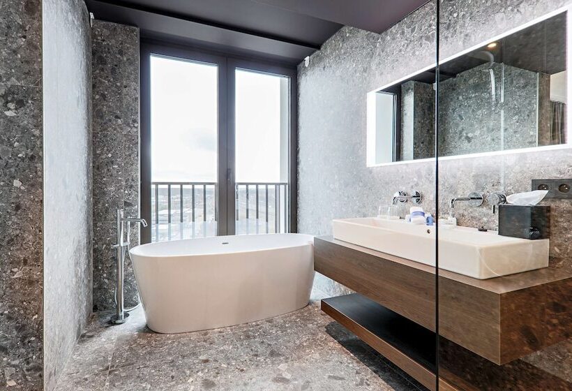 Люкс, Radisson Blu Hotel, Bruges