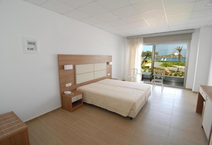 Номер Стандарт Боковой Вид на Море, Royal Bay Suites