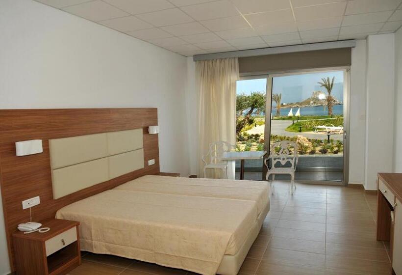 Номер Стандарт Боковой Вид на Море, Royal Bay Suites