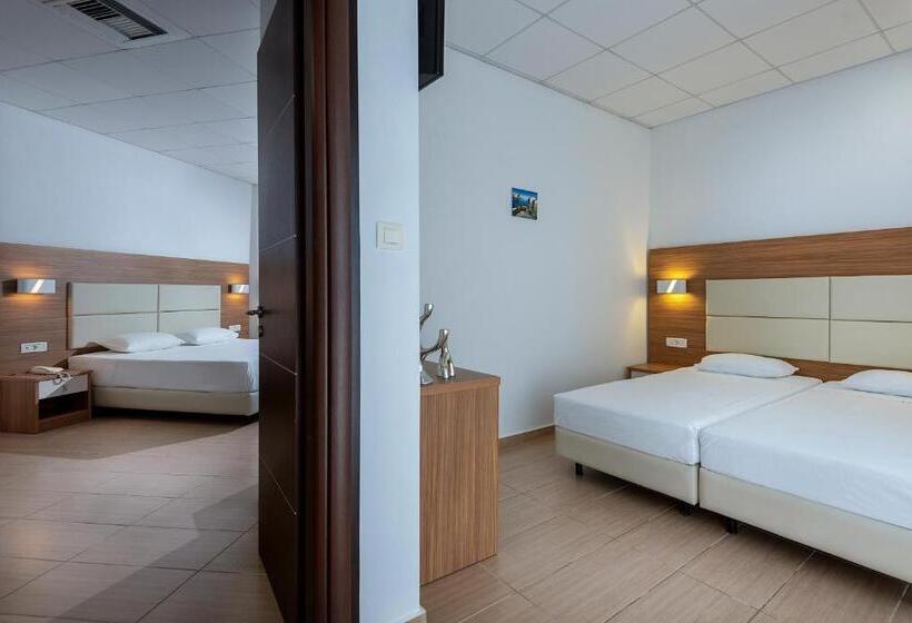 Семейный Номер, Royal Bay Suites