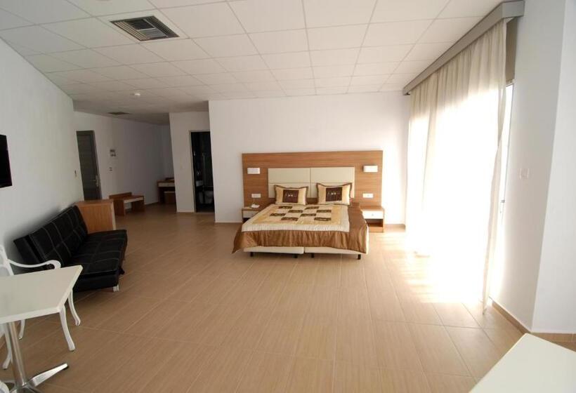 Семейный Номер, Royal Bay Suites