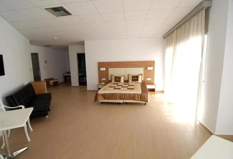 ファミリールーム, Royal Bay Suites