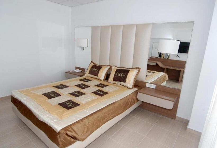 Люкс Вид на Море, Royal Bay Suites