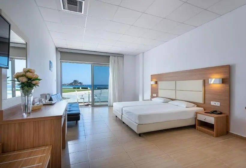 オーシャンビューのスーペリアトリプルルーム, Royal Bay Suites