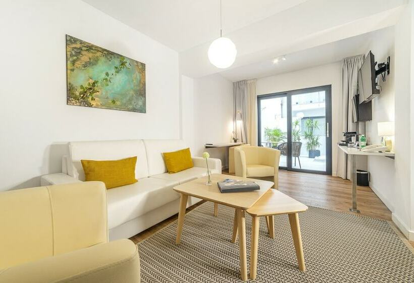 套房, The Place   Adults Only