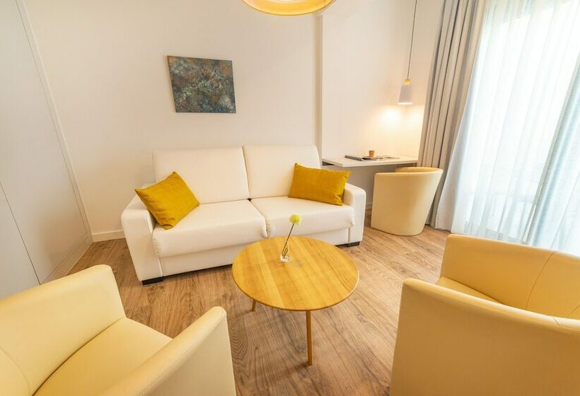 豪华房间, The Place   Adults Only