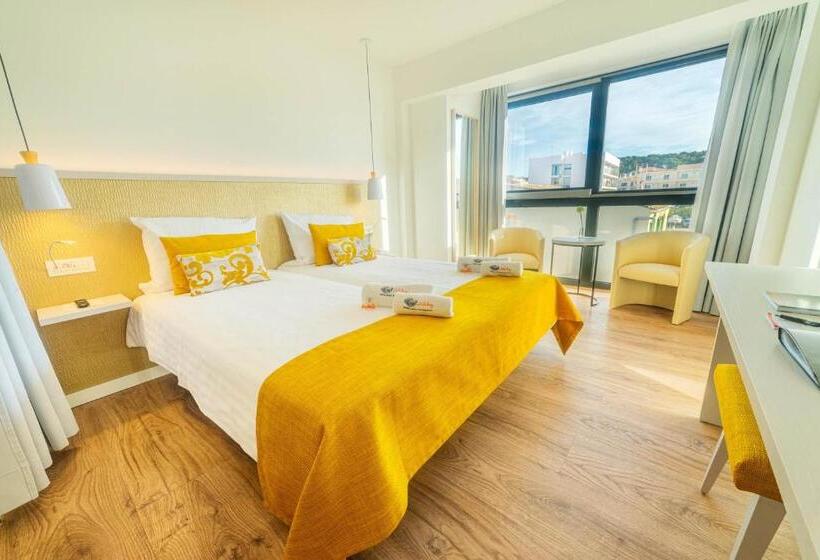 标准间, The Place   Adults Only