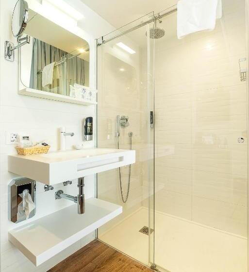 标准间, The Place   Adults Only