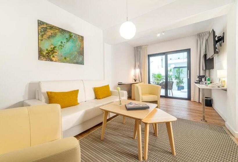 套房, The Place   Adults Only