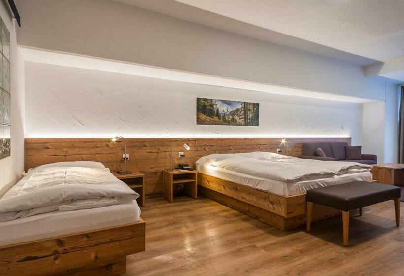 غرفة قياسية ثلاثية ذات اطلالة, Zermatt Budget Rooms